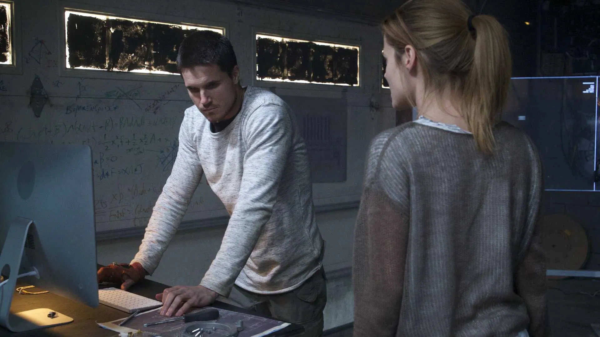 8 Sci-Fi Movies With Mind-Bending Time Loops That Will Break Your Brain - Movievia