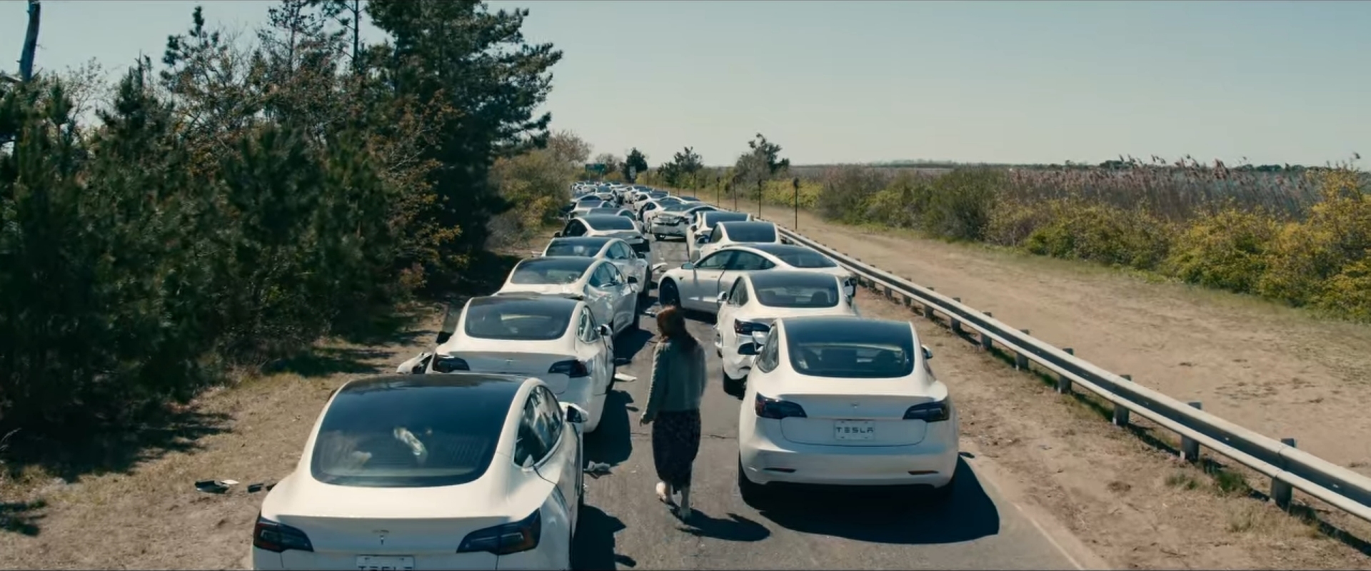 Leave-the-World-Behind-2023-The-Unknowable-Catastrophe | movievia.com 8 Ultimate Post-Apocalyptic Survival Movies After Greenland 2 Migration - Movievia